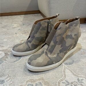 Paolo Camouflage Wedge Boots